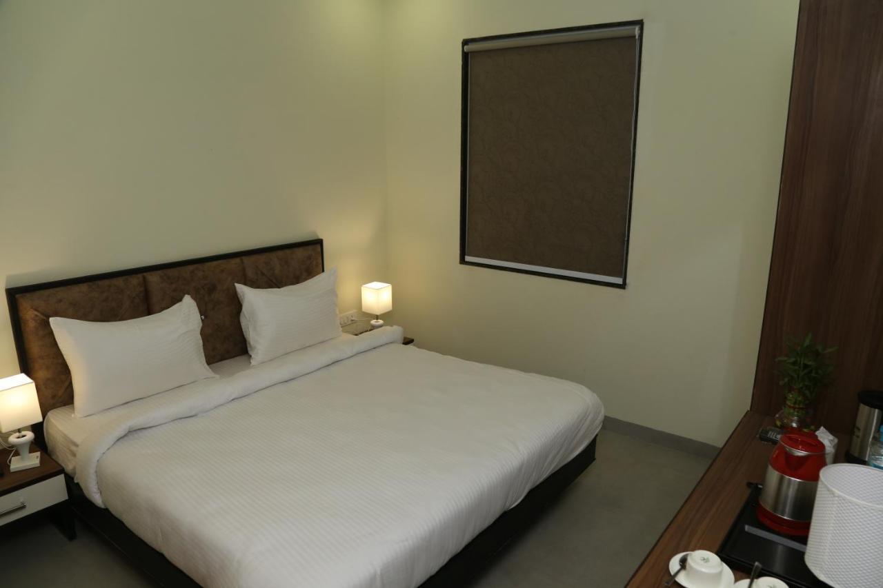 Vijay Vilas Hotel & Convention Hall Agra  Exterior photo